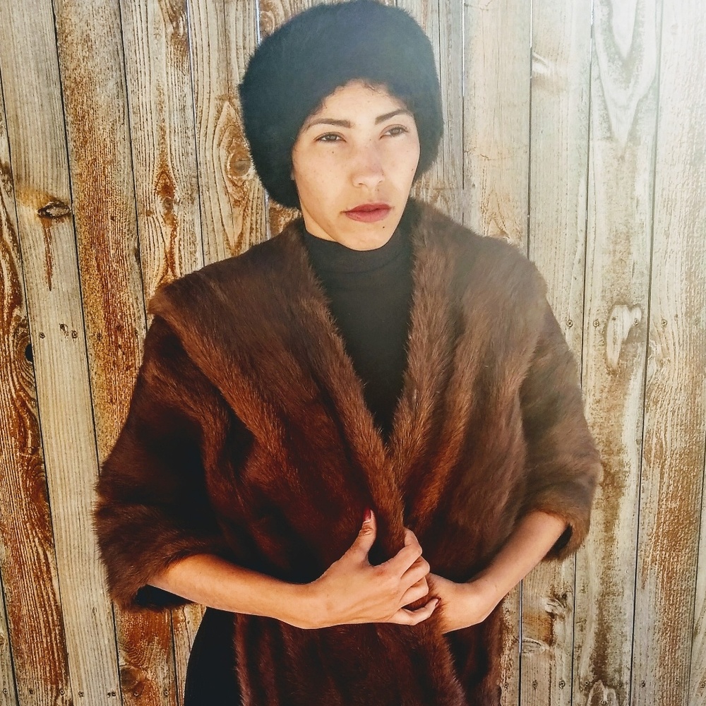 Beautiful vintage chocolate brown fur stole!